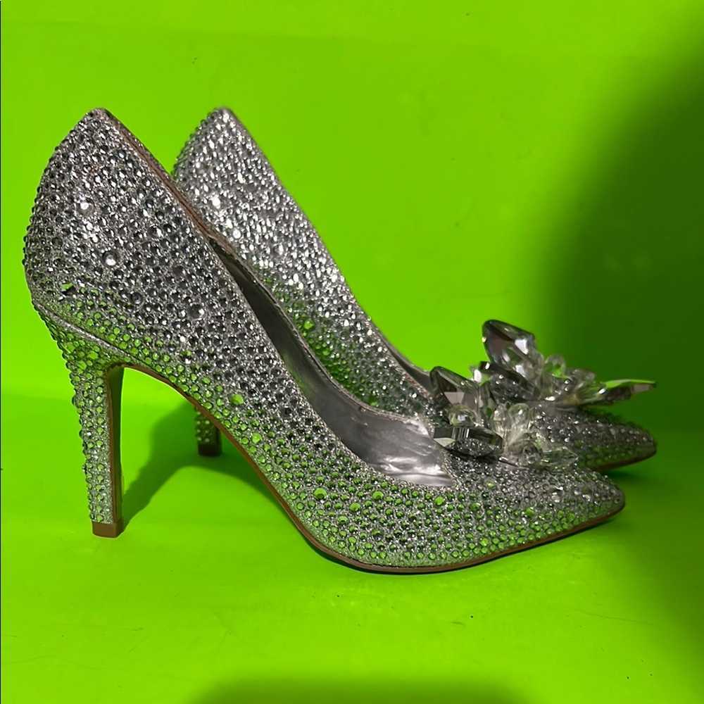 Silver Crystal-Embellished Pointed Pumps with Statement Jewel